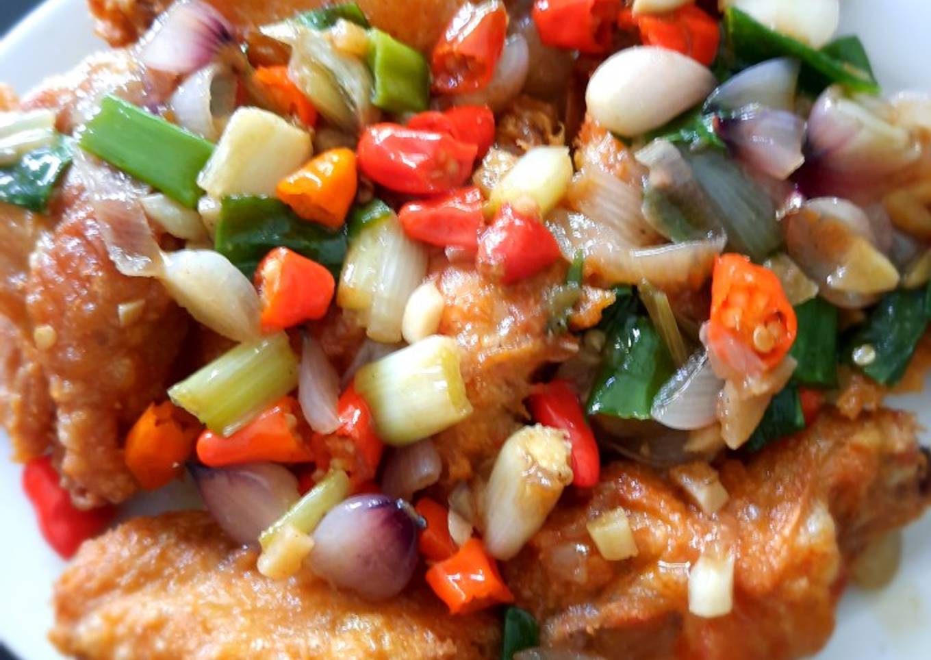 Sayap Ayam Goreng Oseng Bawang (Devina Hermawan)