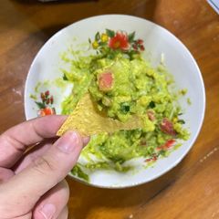 A picture of Guacamole dip.