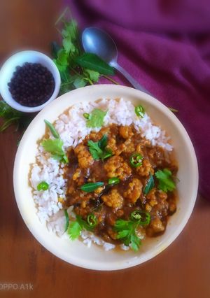 A picture of Cauliflower pepper gravy.