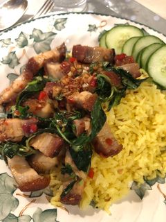 รูปของ กระเพราหมูกรอบราดข้าว Pilau (ข้าวอินเดีย)😋🌶🌶🌶