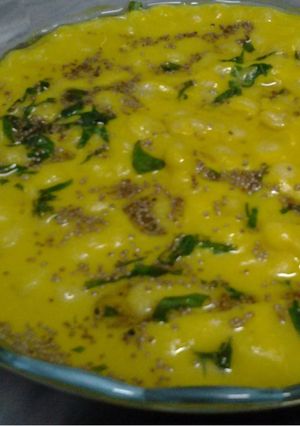 A picture of Boondi Ki kadhi.
