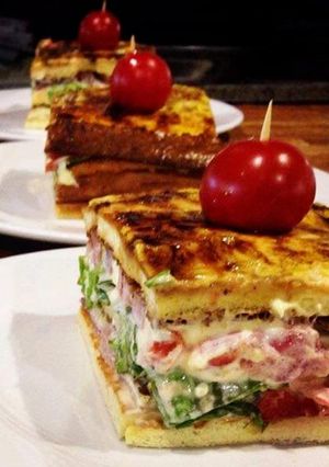 Una foto de Torta o Torre agridulce