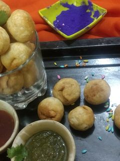 ड्राई मिनी कचौड़ी (Dry mini kachori recipe in hindi) रेसिपी मुख्य फोटो