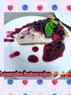 Una foto de Cheesse cake de frutos rojos