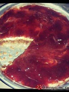 Φωτογραφία της συνταγής Cheesecake με μελομακάρονα 2
