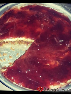 Φωτογραφία της συνταγής Cheesecake με μελομακάρονα 2