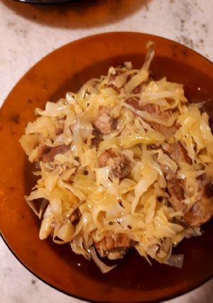 Una foto de Falso chucrut (pechito de cerdo con repollo blanco)