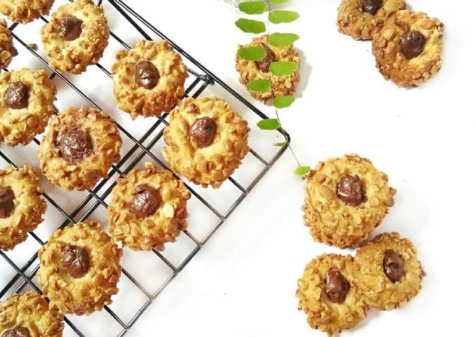 Chocolate Peanut Thumbprint Cookies (#pr_kuekering)