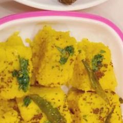 A picture of Dhokla.