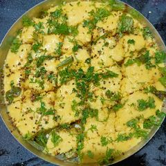 A picture of Khaman Dhokla.