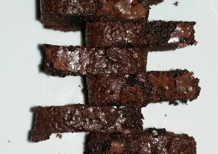 Langkah Mudah untuk Membuat Crunchy brownies no mixer (dengan oven tangkring saja) Anti Gagal