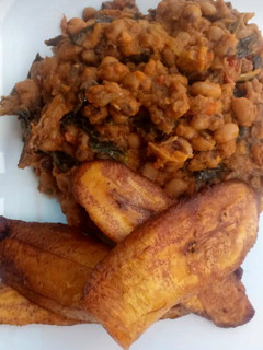 A picture of Porriage beans with fried plantain.