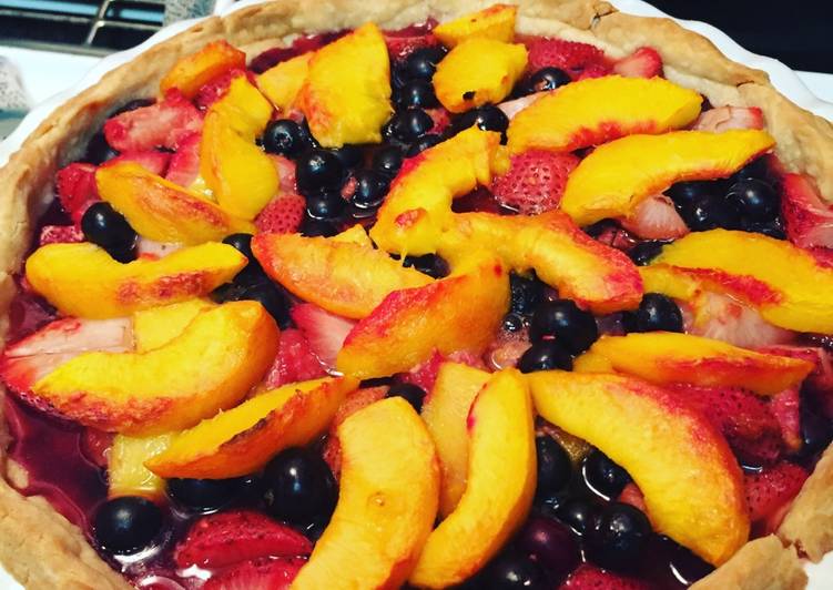 Step-by-Step Guide to Make Super Quick Homemade Triple Berry Pie