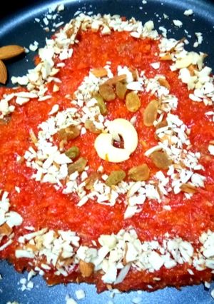 गाजर हलवा (Gajar halwa recipe in hindi) रेसिपी मुख्य फोटो
