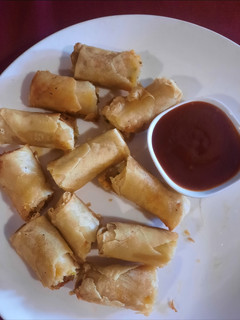 वेजिटेबल स्प्रिंग रोल(vegetable spring roll recipe in hindi) रेसिपी मुख्य फोटो