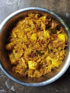 বাঁধাকপির ঘন্ট(bandhakopir ghonto recipe in bengali) রেসিপির প্রধান ছবি