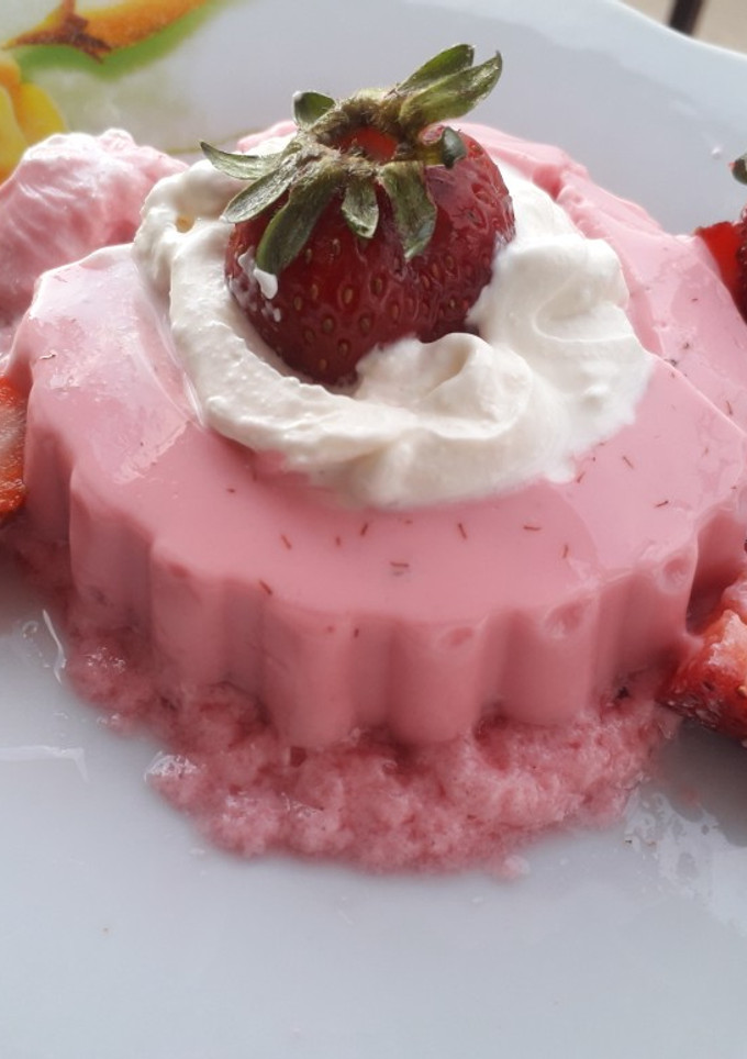 Una foto de Bavaroise de Frutilla y Crema ~🍓~