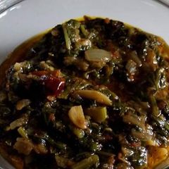 A picture of Lehsan palak.