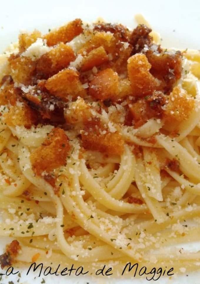 Una foto de Tallarines con salsa de anchoas