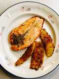 Salmon a la pimienta con piña asada