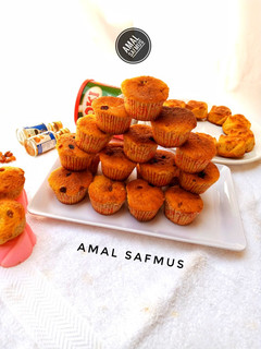 A picture of Vanilla cupcakes.