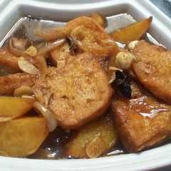 A picture of Semur Tahu Kentang.