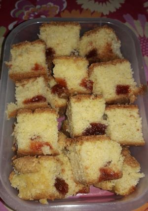 Una foto de Torta de aceite con membrillo