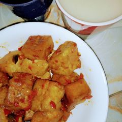 A picture of Peppered Tofu (Awara) & kunu.