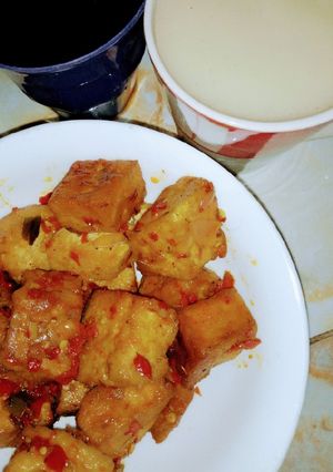 A picture of Peppered Tofu (Awara) & kunu.