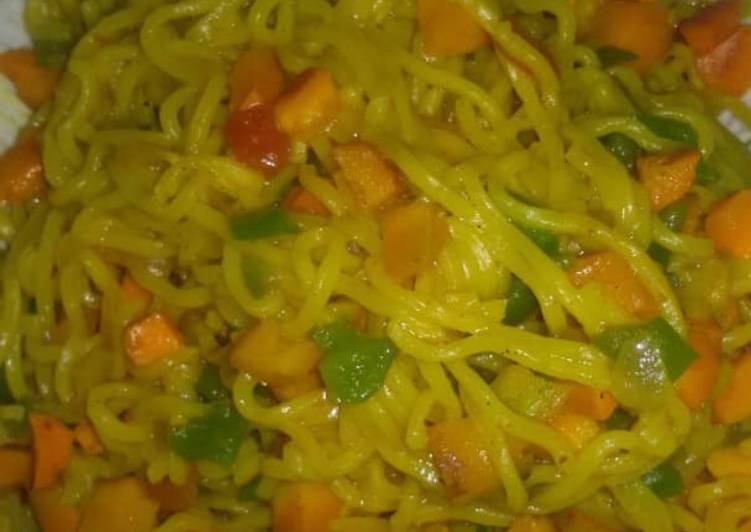 Turmeric fried noodles