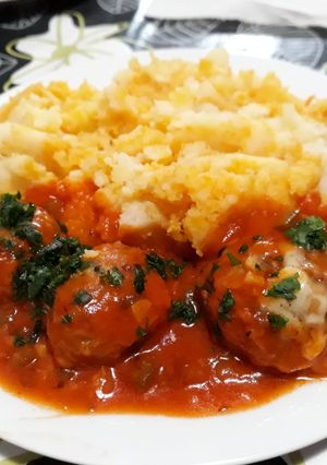 Una foto de Albóndigas de carne picada con puré 🇺🇾