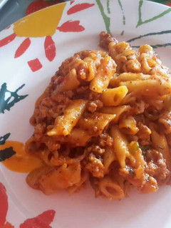 Una foto de Macarrones a la boloñesa