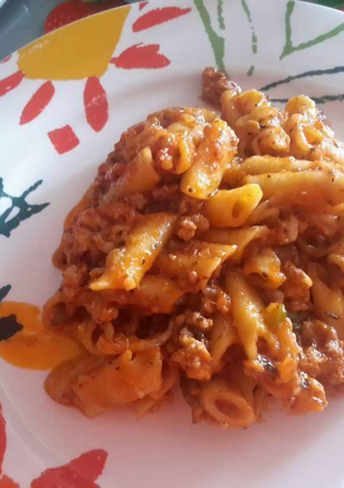 Una foto de Macarrones a la boloñesa