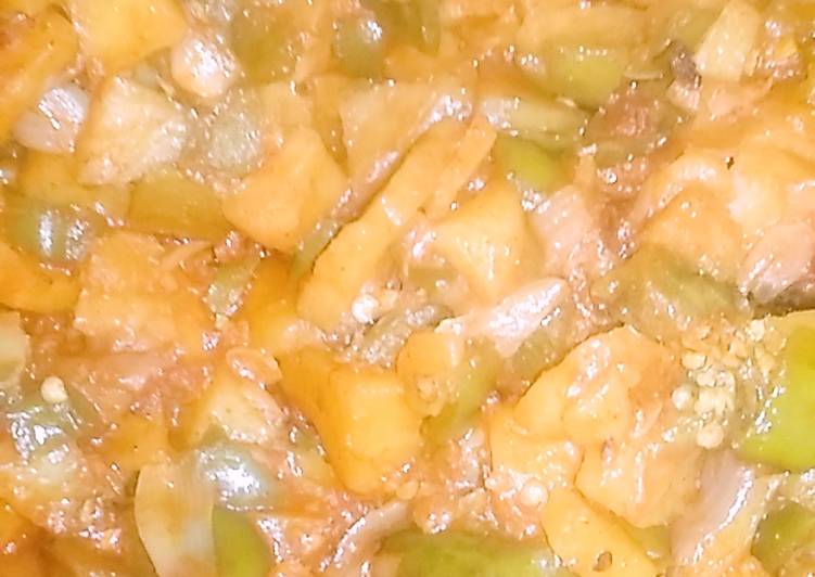 Recipe of Favorite Aloo Shimla mirch (potato,capsicum)