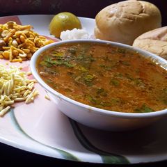 Misal pav A picture of Misal pav.