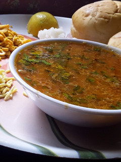 A picture of Misal pav.