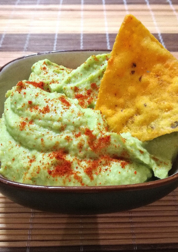 Una foto de Hummus de Aguacate 🥑