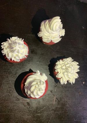 A picture of Red velvet cupcakes.