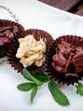 White or black?? Rocas de chocolate blanco, negro y con leche