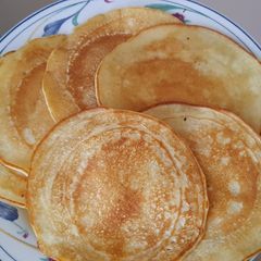 A picture of Plain pancakes.