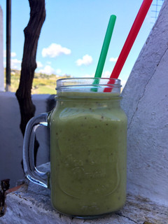Una foto de Batido de aguacate y plátano