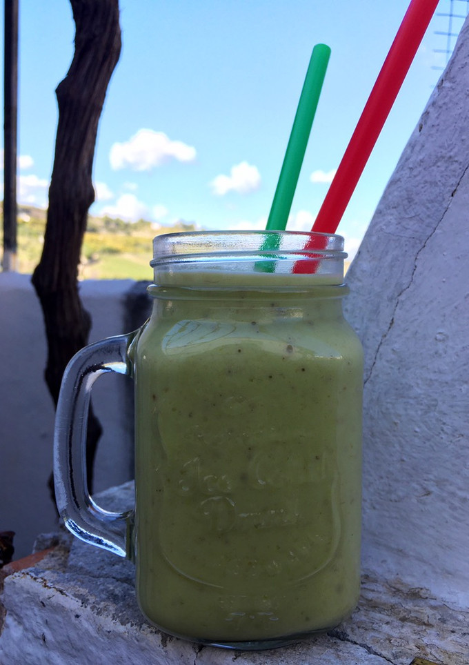Una foto de Batido de aguacate y plátano