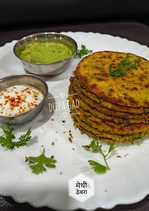 मेथी ढेबरा (methi Dhebra recipe in marathi) रेसिपी चे मुख्य फोटो 