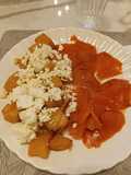 Zucca al forno con feta e salmone