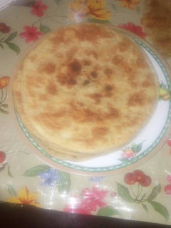 A picture of Chapatis.