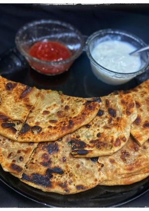 A picture of Aloo paratha.