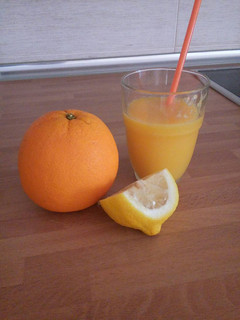 Una foto de Zumo dulce 🍊Vitamina C🍋