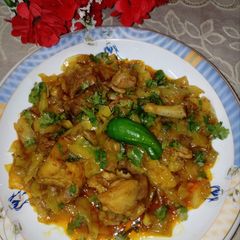 A picture of Chicken with band gobhi.