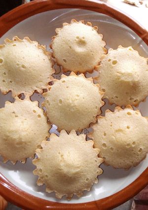 A picture of Vanilla cupcakes.