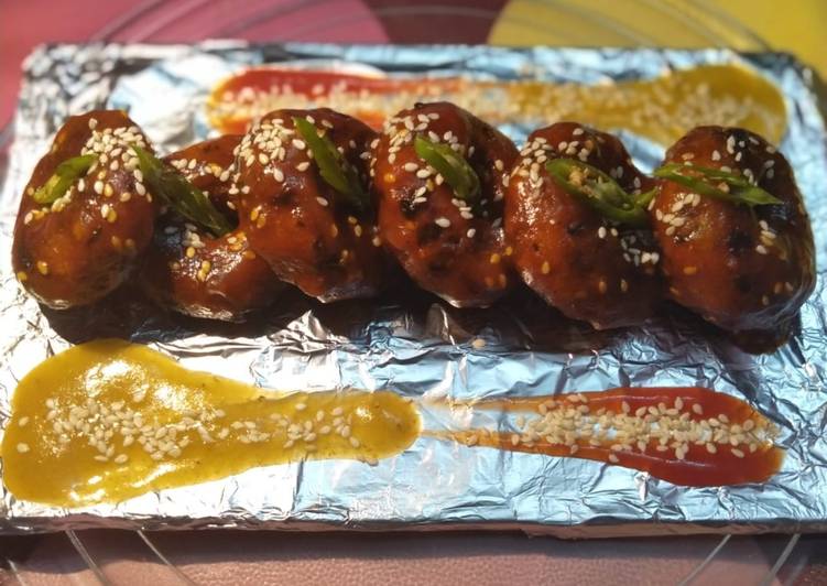 Veggy Suji Potato Snacks(With Hot and Sweet Garlic sauce) Veggy Suji Potato Snacks(With Hot and Sweet Garlic sauce)